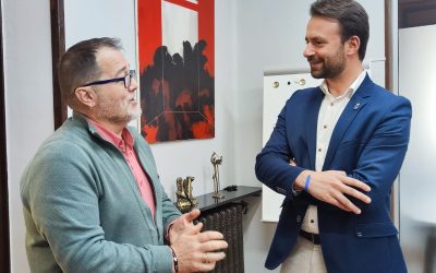 Álvaro Queipo se reúne con el alcalde de Langreo y afirma que el soterramiento ferroviario es ya una broma pesada que debería avergonzar al PSOE: sigue en el aire tras 14 años y el 142% de sobrecoste