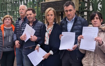 El PP afirma que ha sido el único partido que siempre ha mantenido su apuesta por los hospitales comarcales, y acusa a Barbón de querer engañar a los asturianos para justificar la supresión de áreas sanitarias