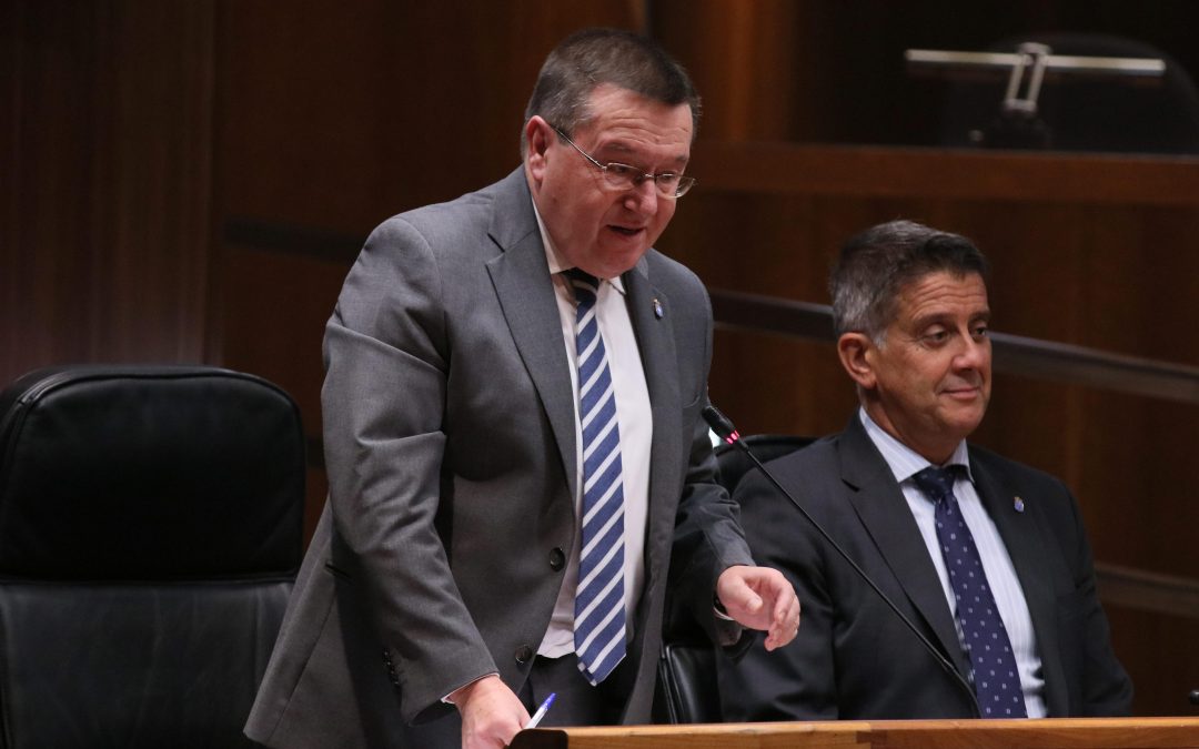 El PP reclama la dimisión de Nieves Roqueñí, “la consejera de los líos”, por su negligencia y sus mentiras en el escándalo de los seguros de Cogersa: “No vale atrincherarse tras la gerente”