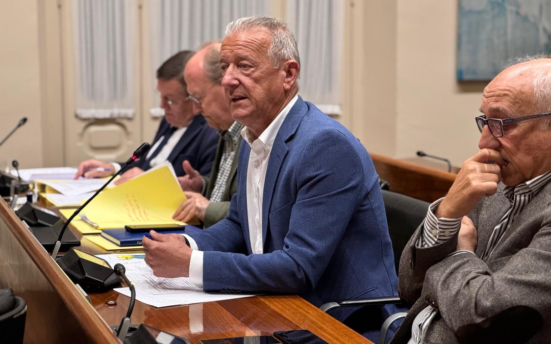 El PP exige al Gobierno de Barbón que “deje de tomar el pelo” a los vecinos de Villaviciosa que siguen sin poder conectar sus casas a una red de saneamiento
