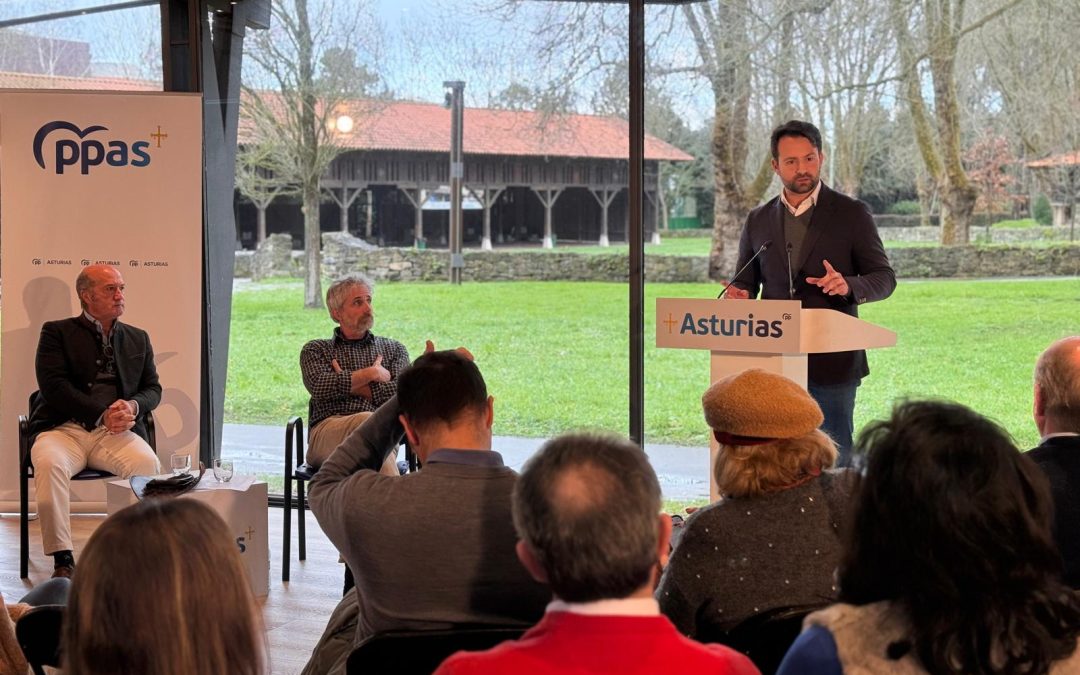 Álvaro Queipo presenta una ley para preservar la esencia del campo asturiano y evitar conflictos entre la actividad del medio rural y el turismo