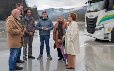 El PP exige que se dote de inmediato de los servicios básicos y se mejore la vía de acceso al aparcamiento de emergencia para camiones de Lena