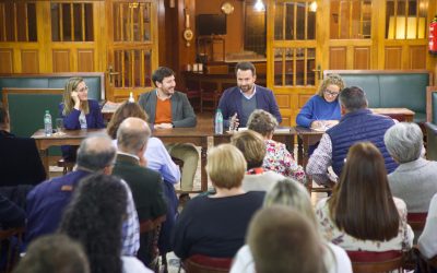 Álvaro Queipo recoge las reivindicaciones de los municipios del Centro-Occidente para incorporarlo al documento presupuestario del PP de Asturias