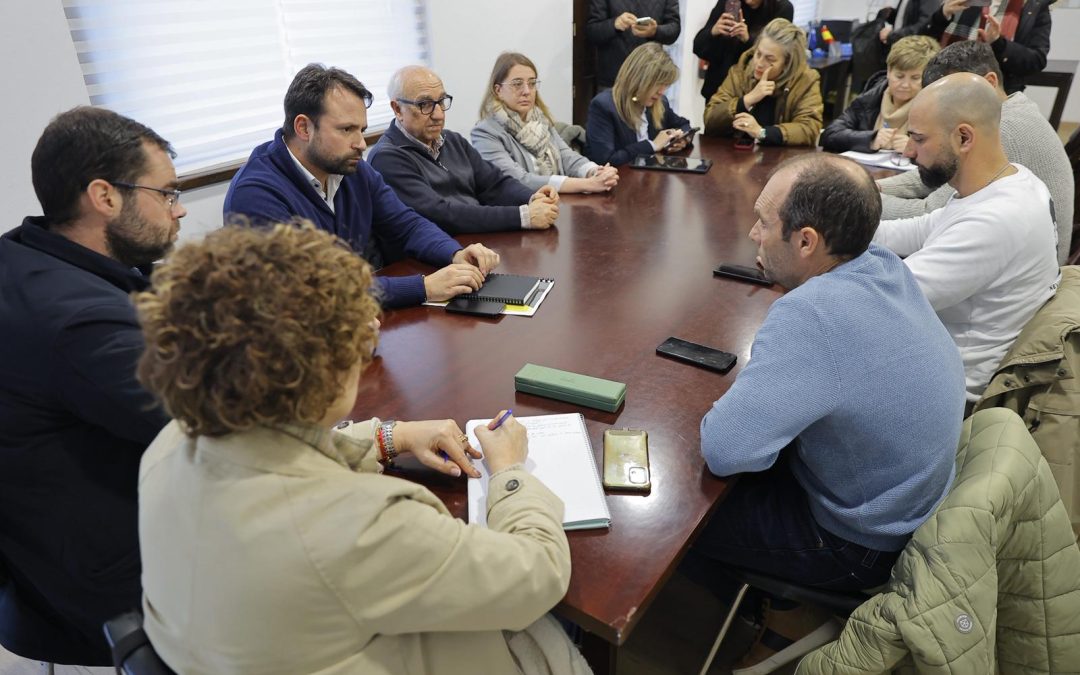 Álvaro Queipo reclama a ENCE que “tenga voluntad de negociar y no de imponer, porque no se puede tolerar la catástrofe de que cien familias se vean en la calle”