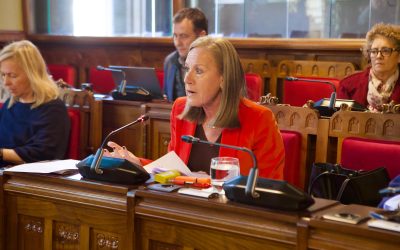 El PP acusa al Gobierno de Barbón de “despilfarro y derroche” de dinero público al contratar servicios privados para redactar la normativa del proyecto de ley de Bebidas Energéticas
