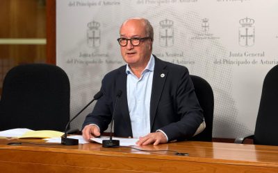 El PP denuncia que Medio Rural “castiga” y deja fuera de las ayudas de montaña a 790 ganaderos asturianos, pero presume en Bruselas de defender el campo