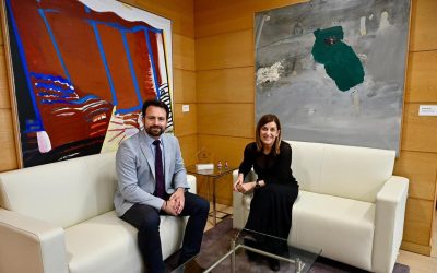 Álvaro Queipo y María José Sáenz de Buruaga presiden en Panes un encuentro popular astur-cántabro para analizar la realidad y el futuro de ambas comunidades