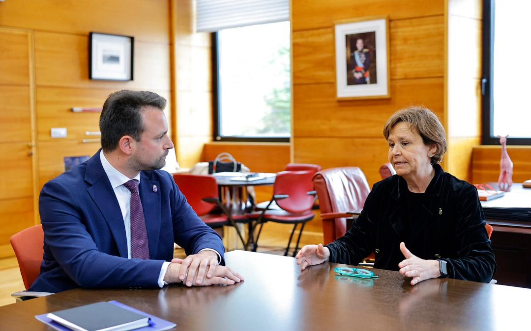 Álvaro Queipo y Carmen Moriyón exigen a los Gobiernos de España y de Asturias que desbloqueen los grandes proyectos pendientes de Gijón