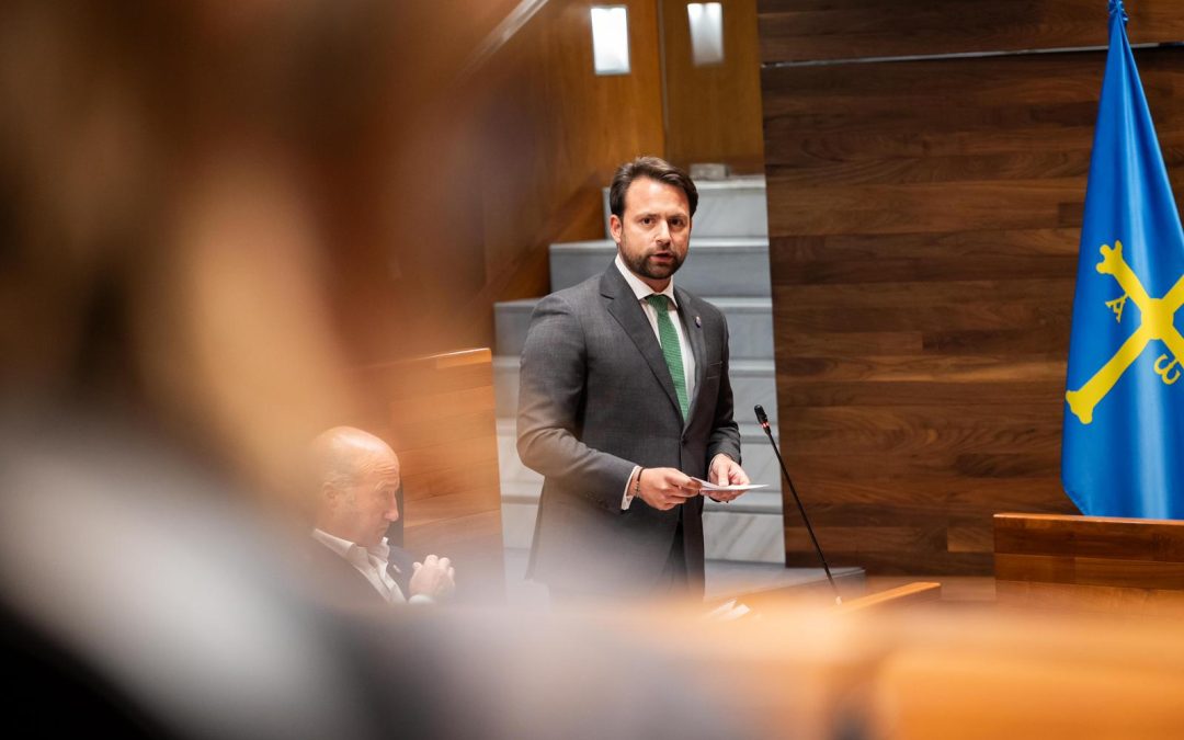 Barbón lleva siete años más pendiente de lo que le dicen en Ferraz que de los problemas de Asturias; le pesa más la supervivencia del PSOE que cuidar de nuestra tierra