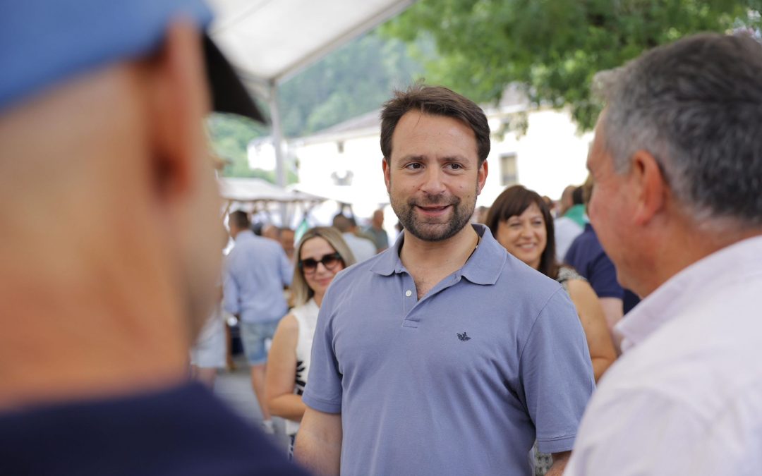 Álvaro Queipo acusa al Gobierno de Barbón de ocultar la verdad sobre el “fevemocho” y el sobrecoste de 20 millones de euros