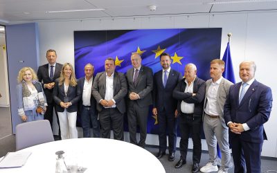 Álvaro Queipo afirma que el Comisario de Pesca de la UE es “muy receptivo” a las peticiones de la flota asturiana, “ejemplo para otras regiones de Europa porque no esquilma el mar”