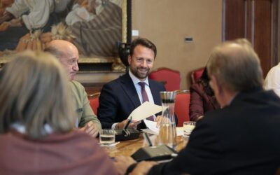 El PP afirma que el Gobierno de Barbón “está en descomposición, sin nadie al volante, aislado por los asturianos y sus socios y con Sánchez maltratando a Asturias: a pesar de ello, seguirá siendo sanchista”